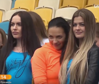 Даня Дорошенко і тисячі дівчат